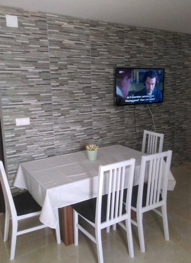 Apartments Garija Рогозница Екстериор снимка