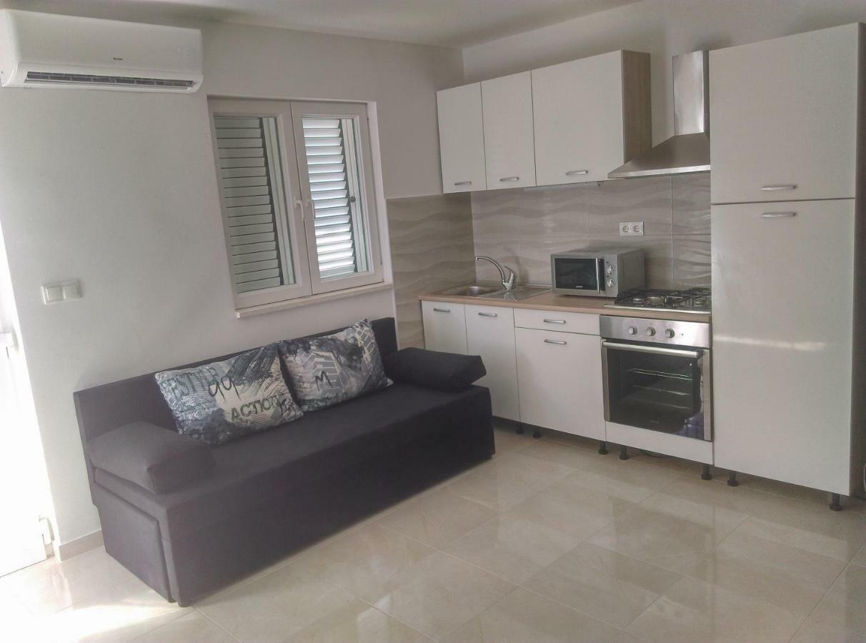 Apartments Garija Рогозница Екстериор снимка