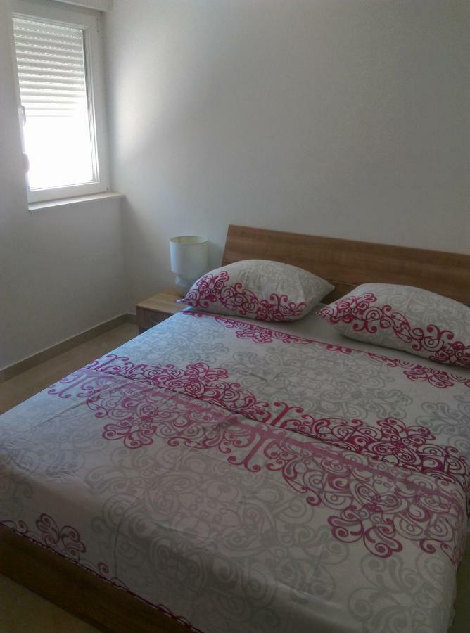 Apartments Garija Рогозница Екстериор снимка